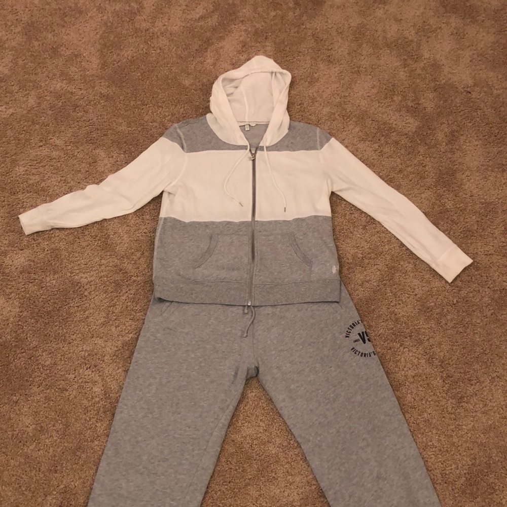 Victoria’s Secret Gray/White Sweat Outfit